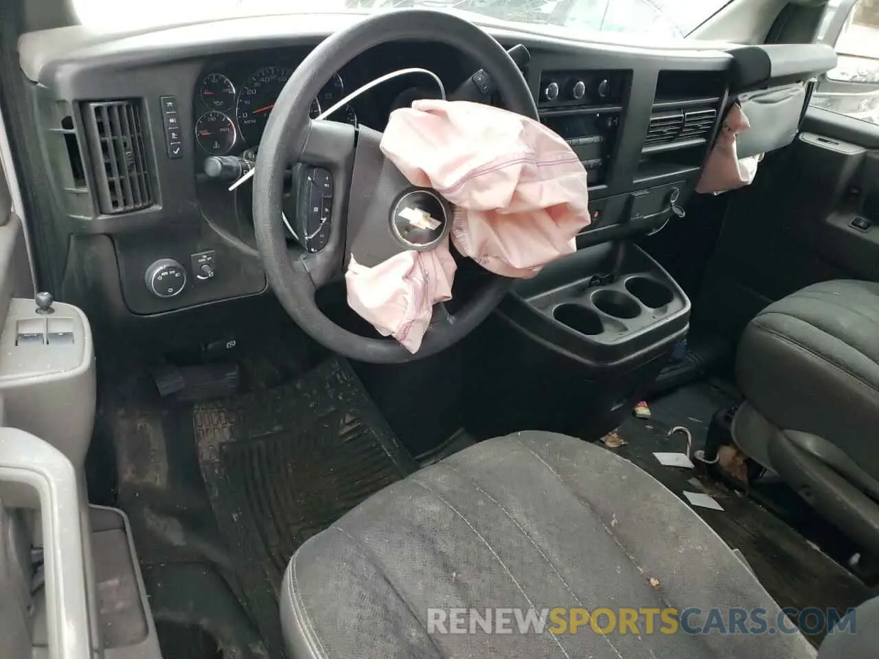 8 Фотография поврежденного автомобиля 1GCWGAFP1M1218139 CHEVROLET EXPRESS 2021