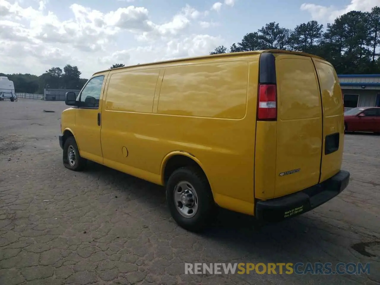 2 Photograph of a damaged car 1GCWGAFP4M1167252 CHEVROLET EXPRESS 2021