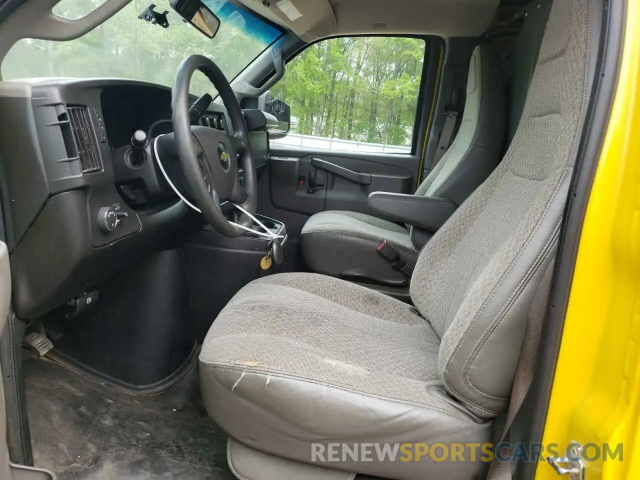7 Photograph of a damaged car 1GCWGAFP4M1167252 CHEVROLET EXPRESS 2021
