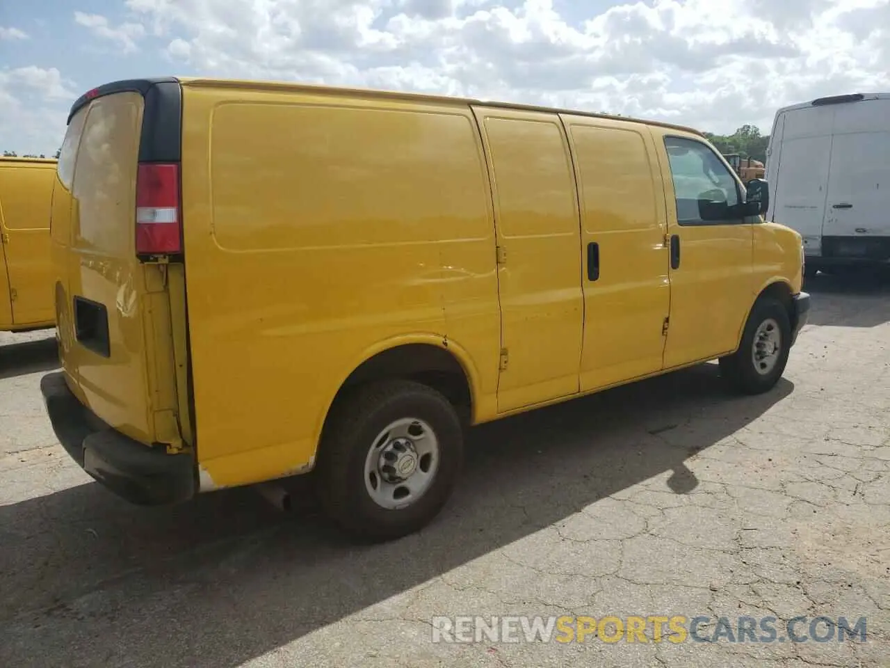 3 Photograph of a damaged car 1GCWGAFP8M1166279 CHEVROLET EXPRESS 2021