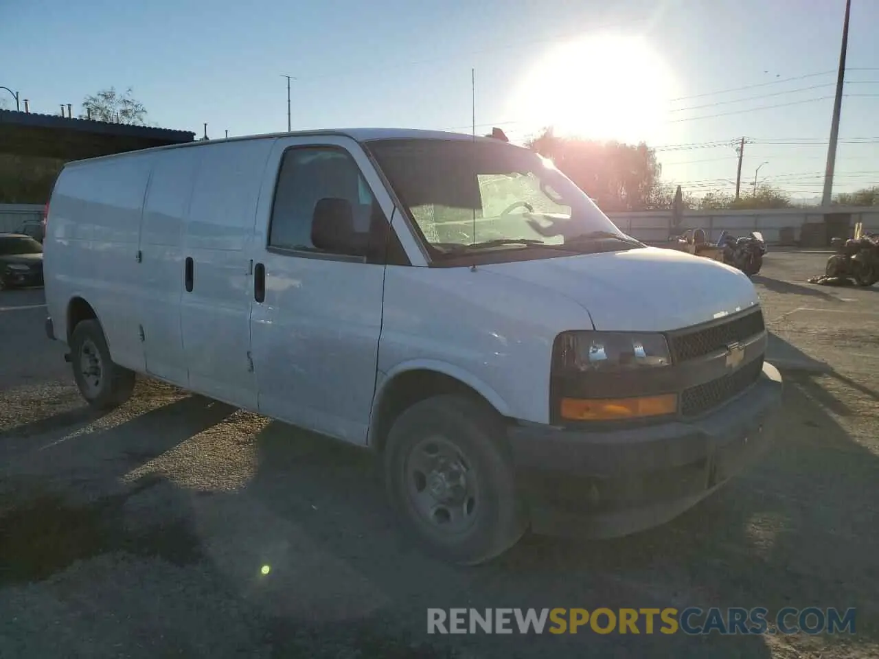 4 Photograph of a damaged car 1GCWGBFP6M1268993 CHEVROLET EXPRESS 2021