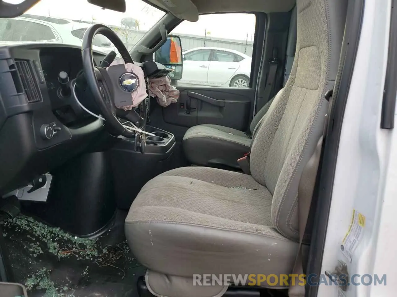 7 Photograph of a damaged car 1HA0GRF72MN004060 CHEVROLET EXPRESS 2021