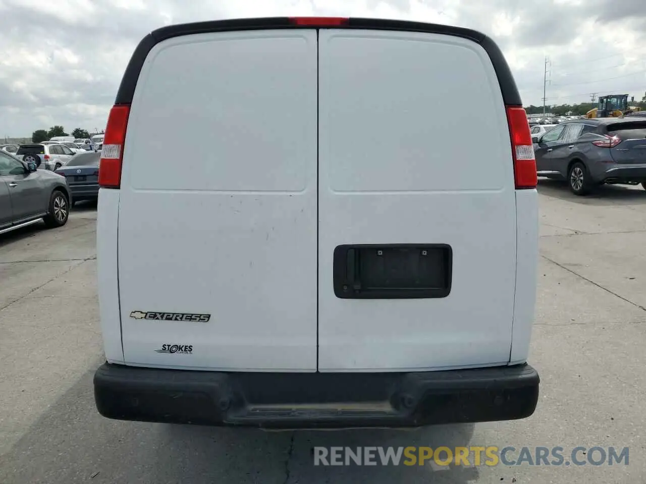6 Photograph of a damaged car 1GCWGAFP1N1174516 CHEVROLET EXPRESS 2022
