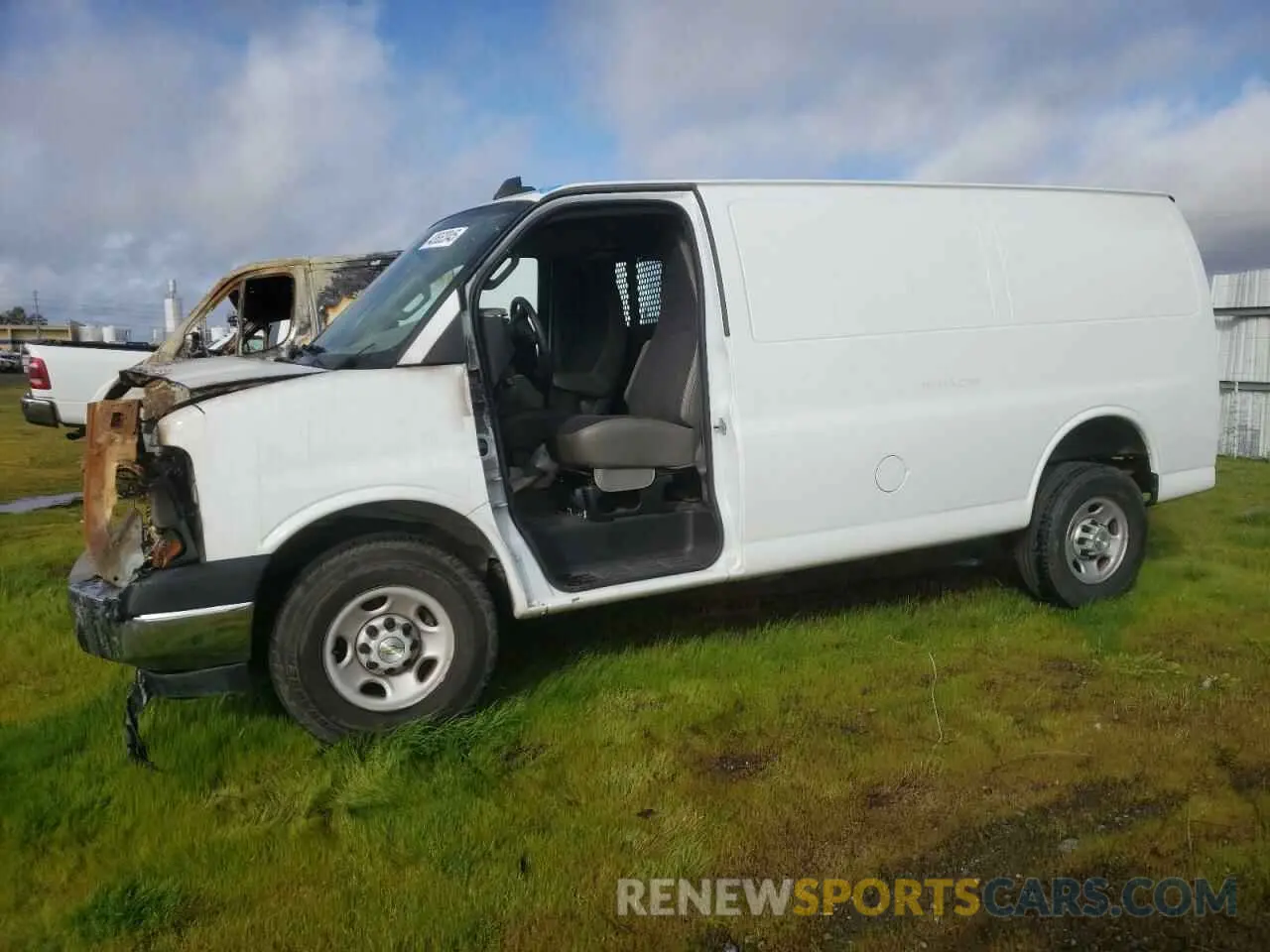 1 Фотография поврежденного автомобиля 1GCWGAFP4N1156107 CHEVROLET EXPRESS 2022