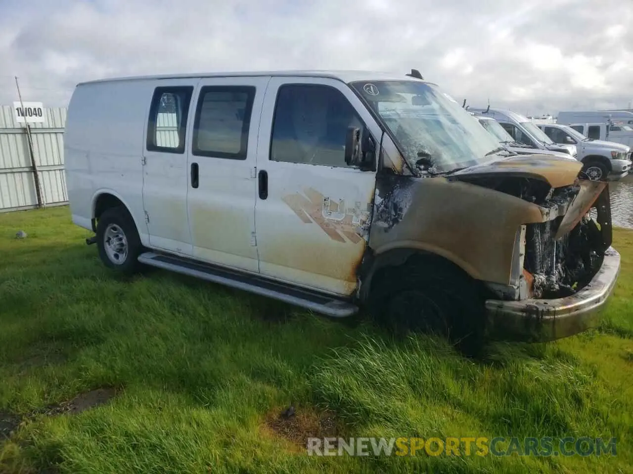 4 Фотография поврежденного автомобиля 1GCWGAFP4N1156107 CHEVROLET EXPRESS 2022