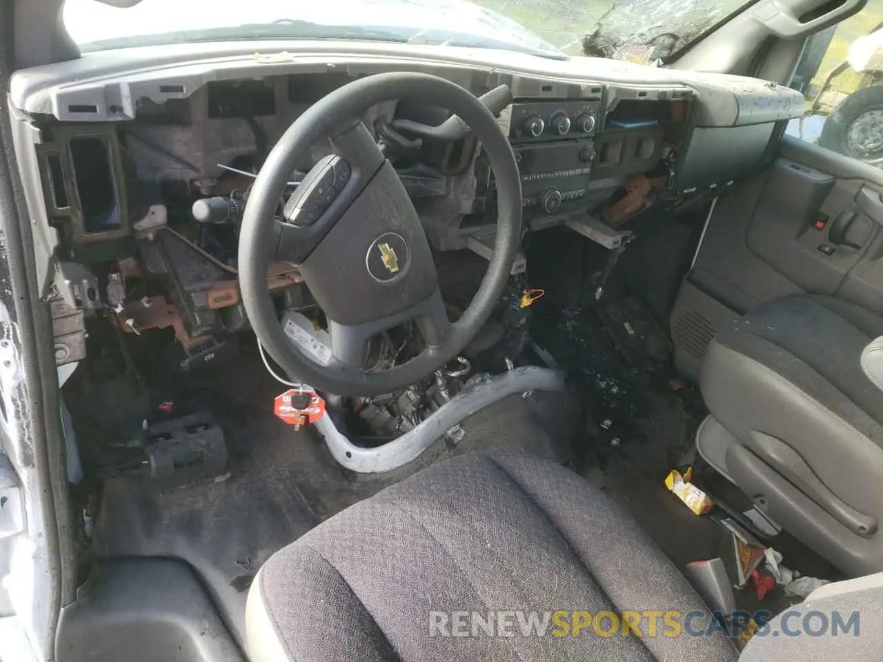 8 Фотография поврежденного автомобиля 1GCWGAFP4N1156107 CHEVROLET EXPRESS 2022