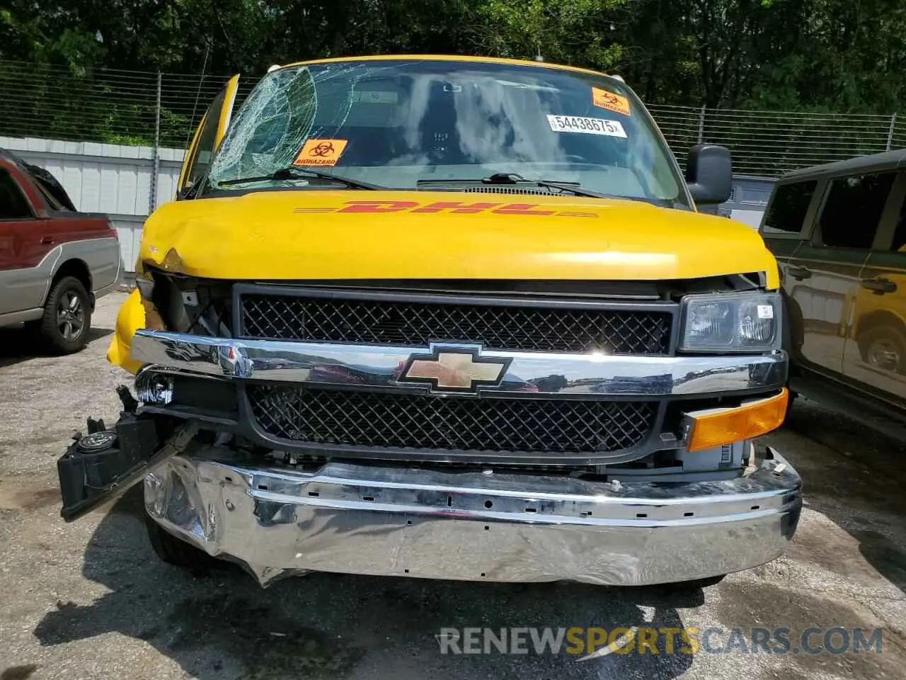 5 Photograph of a damaged car 1GCWGAFP6N1170168 CHEVROLET EXPRESS 2022