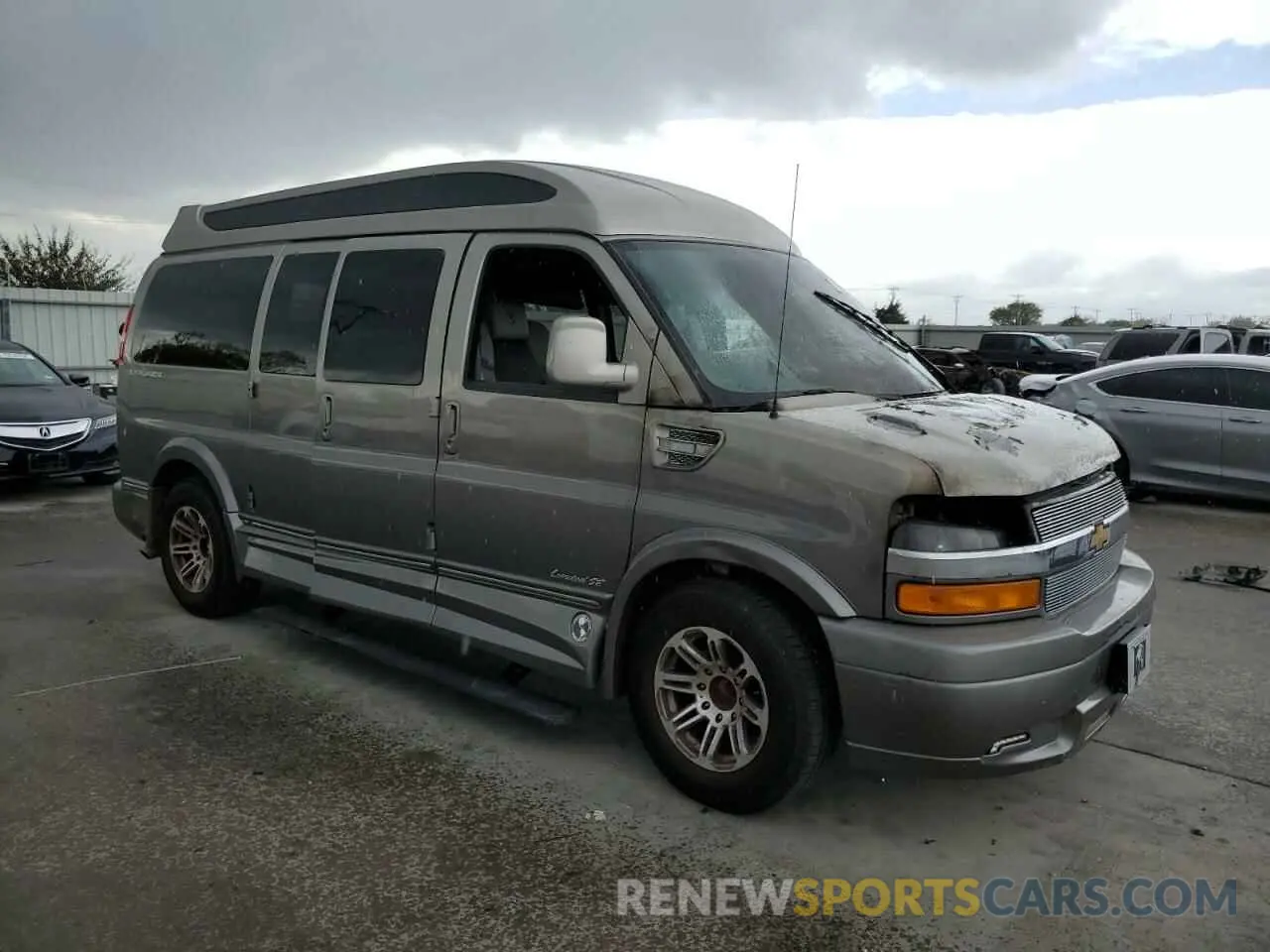 4 Photograph of a damaged car 1GCWGAFP6P1121734 CHEVROLET EXPRESS 2023