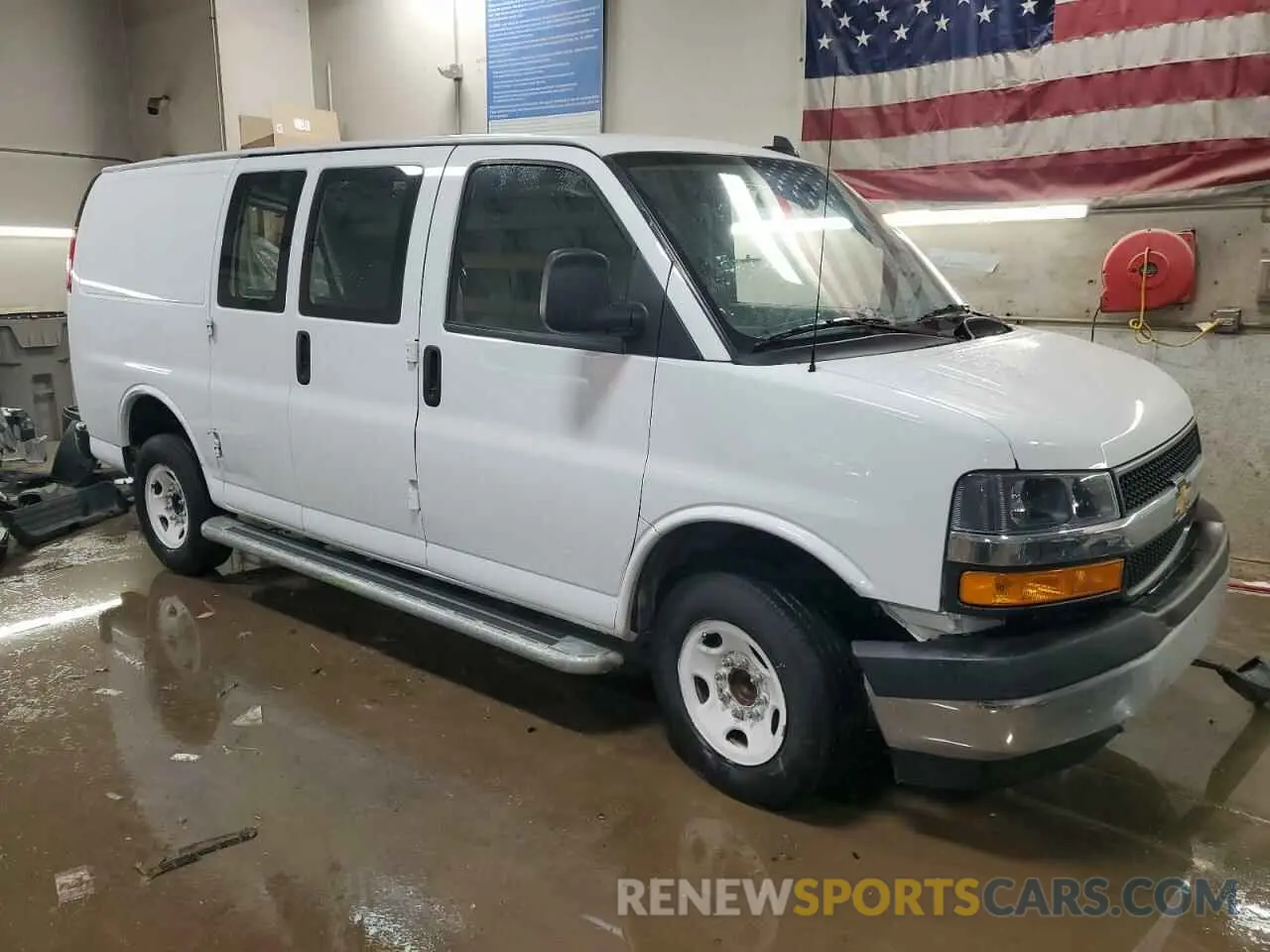 4 Фотография поврежденного автомобиля 1GCWGAFP8P1197522 CHEVROLET EXPRESS 2023