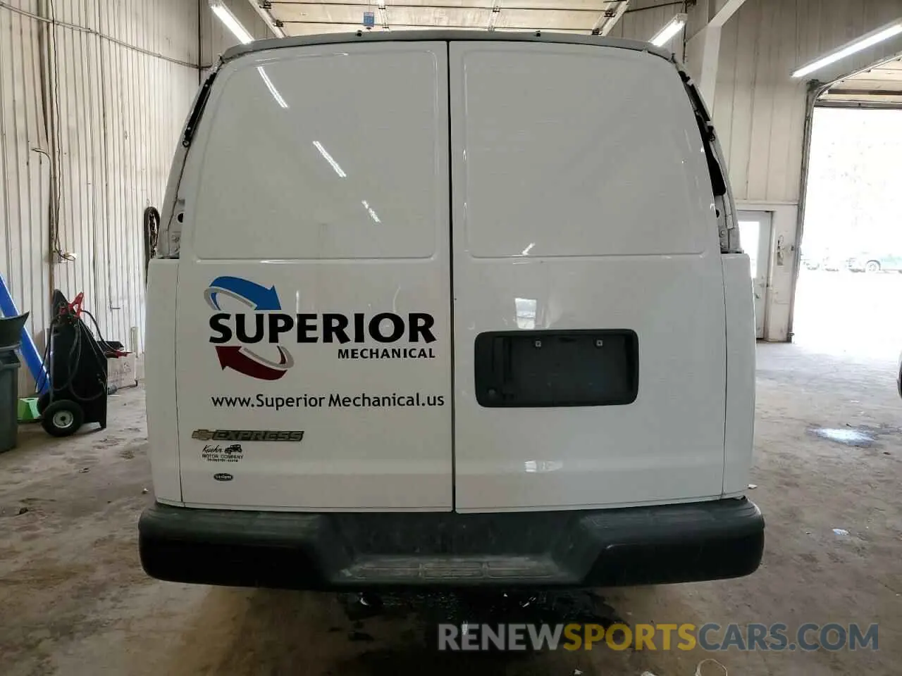 6 Фотография поврежденного автомобиля 1GCWGBFP7P1111395 CHEVROLET EXPRESS 2023
