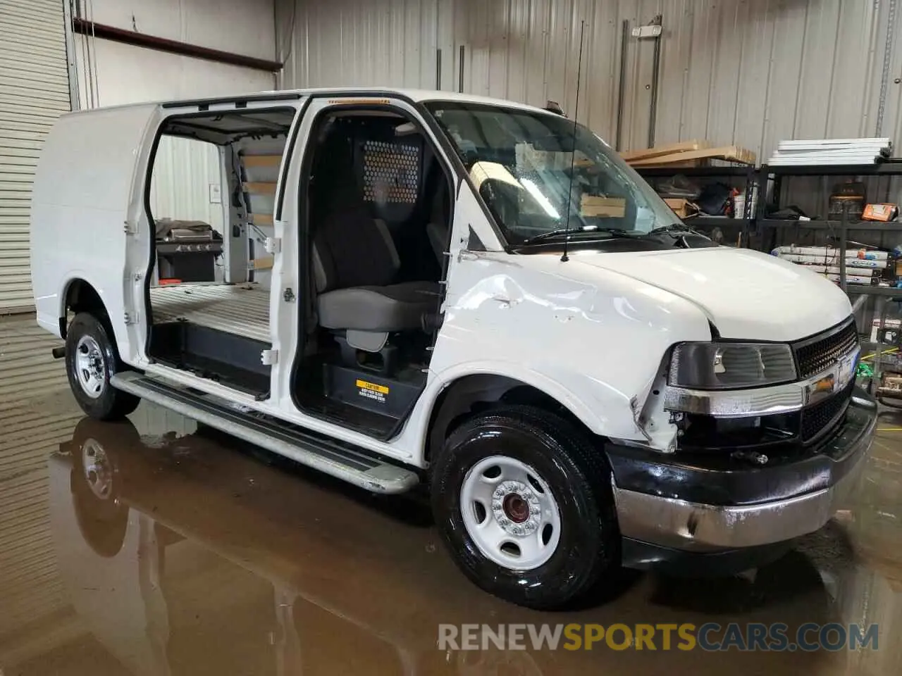 4 Фотография поврежденного автомобиля 1GCWGAFP0R1158491 CHEVROLET EXPRESS 2024