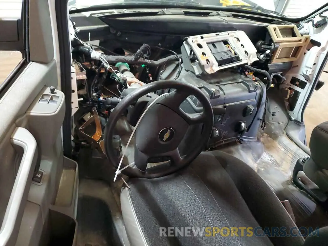 8 Фотография поврежденного автомобиля 1GCWGAFP0R1158491 CHEVROLET EXPRESS 2024