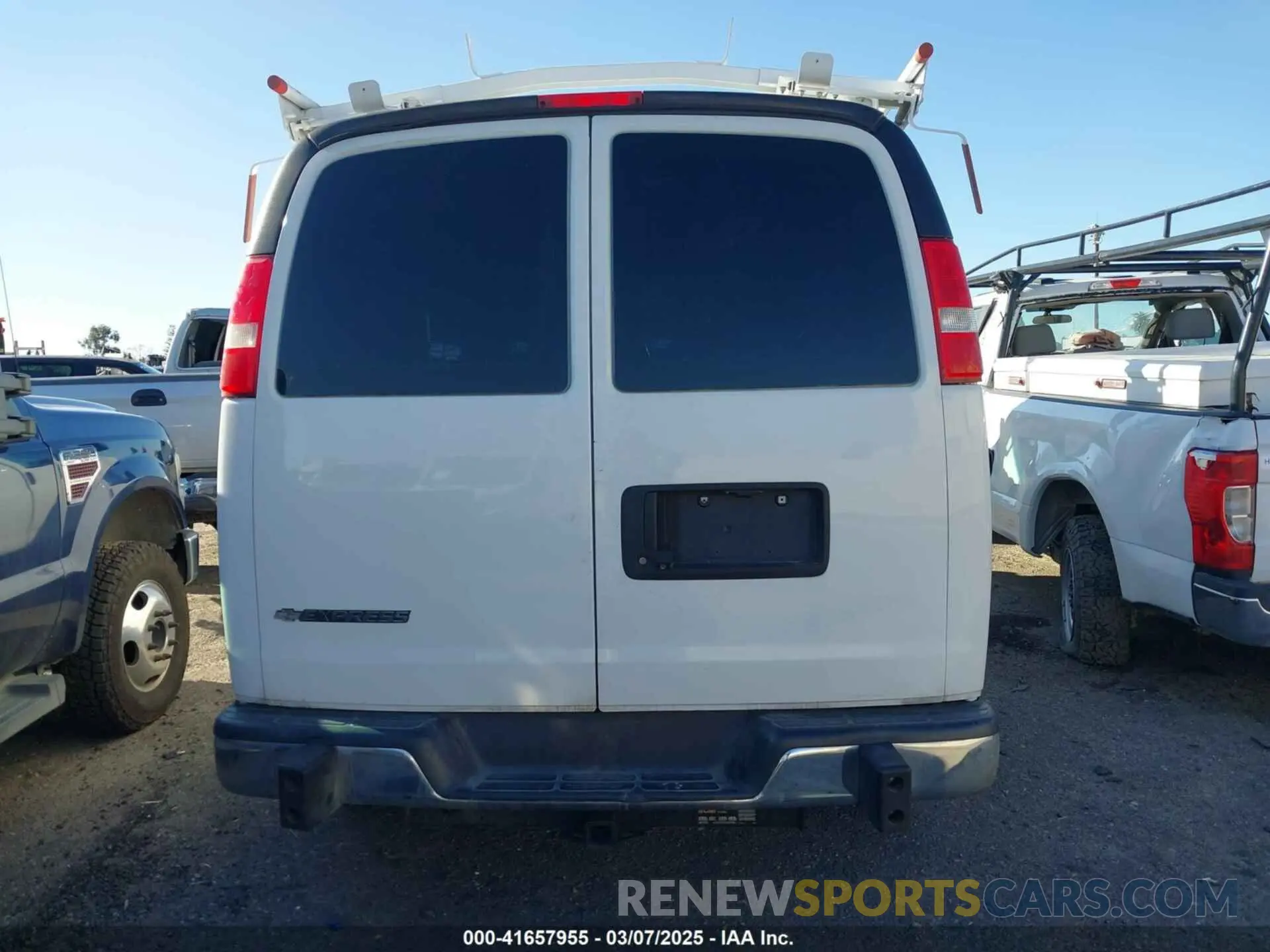 16 Фотография поврежденного автомобиля 1GCWGAFG1K1356664 CHEVROLET EXPRESS 2500 2019