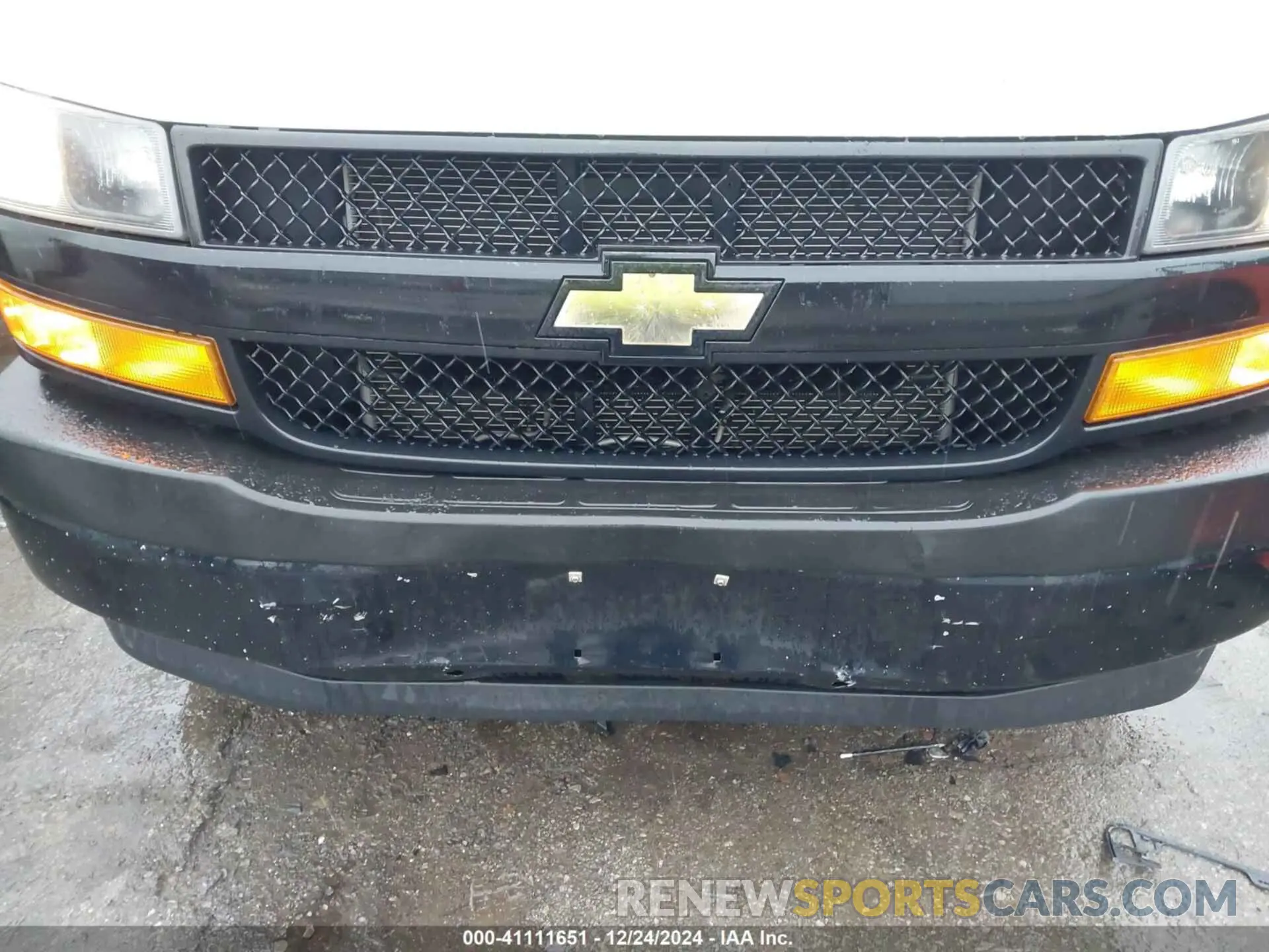 6 Photograph of a damaged car 1GCWGAFG4K1371269 CHEVROLET EXPRESS 2500 2019