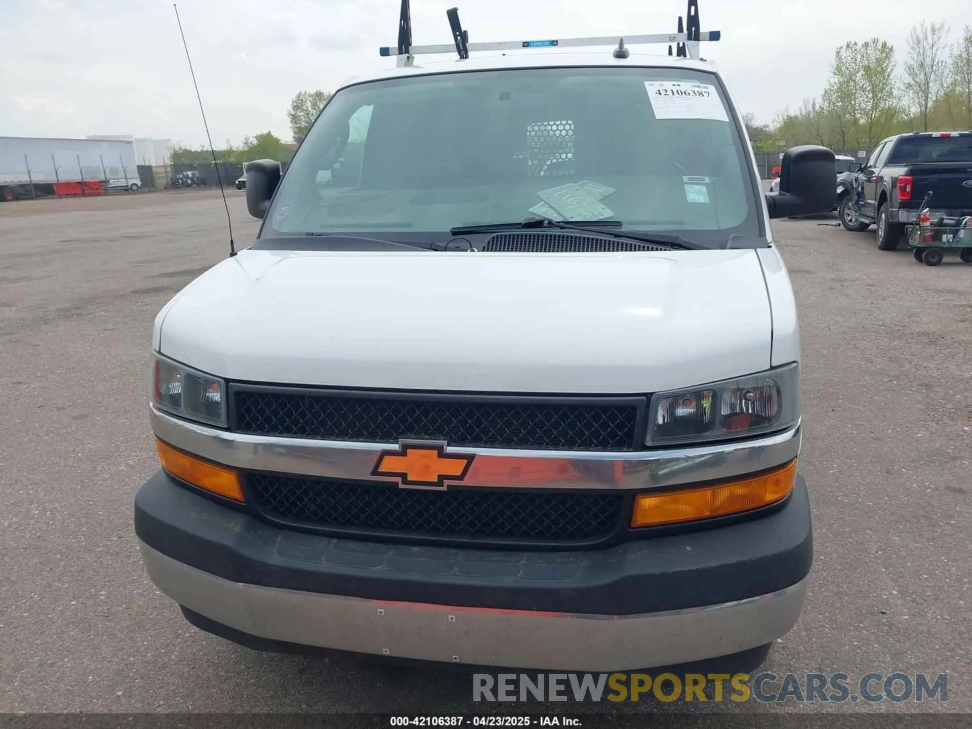 12 Фотография поврежденного автомобиля 1GCWGAFG5K1255806 CHEVROLET EXPRESS 2500 2019