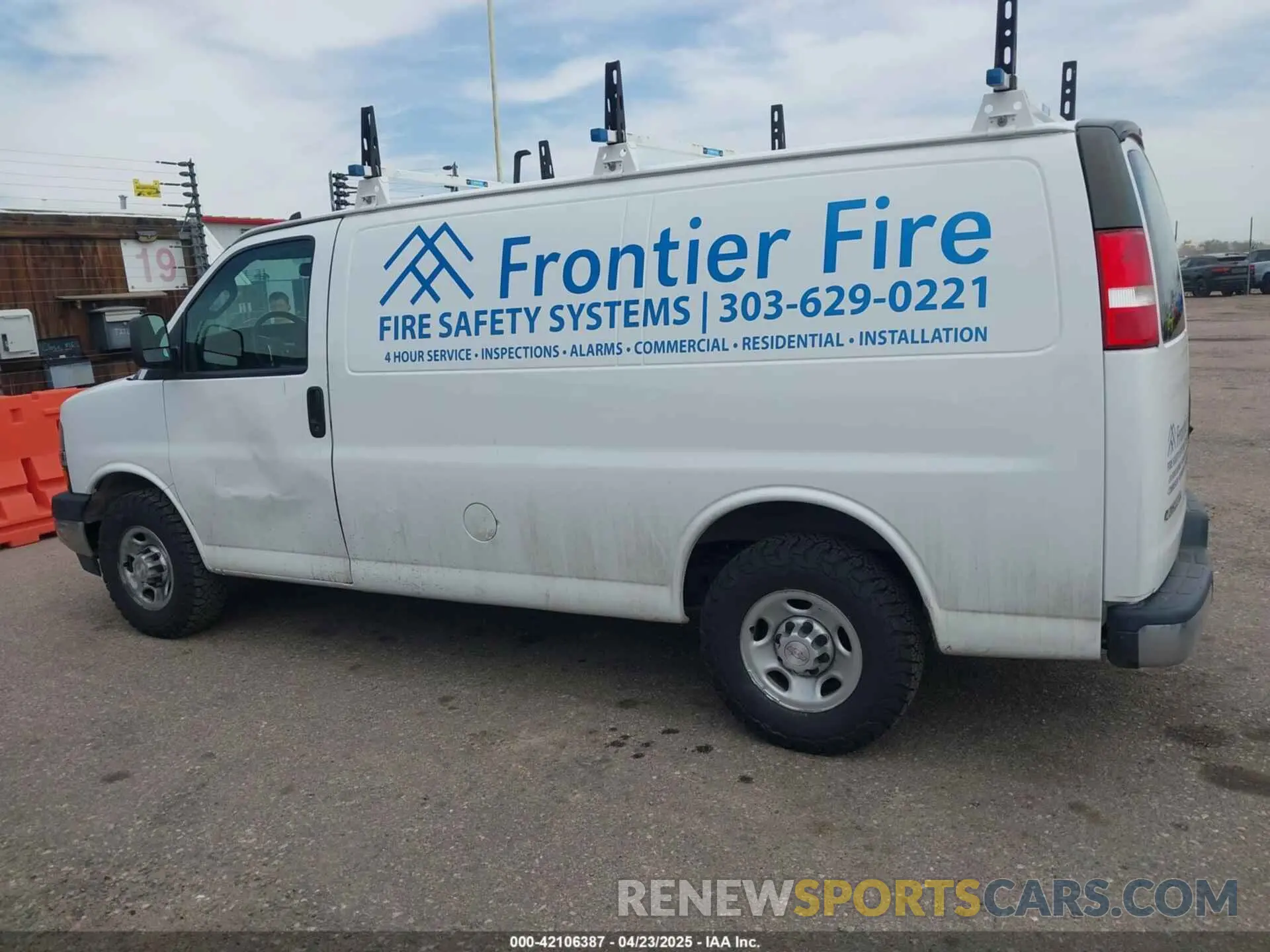 14 Фотография поврежденного автомобиля 1GCWGAFG5K1255806 CHEVROLET EXPRESS 2500 2019
