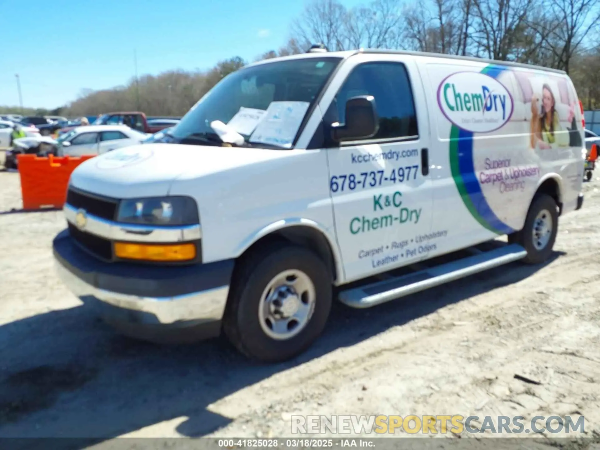 2 Фотография поврежденного автомобиля 1GCWGAFG9K1277324 CHEVROLET EXPRESS 2500 2019