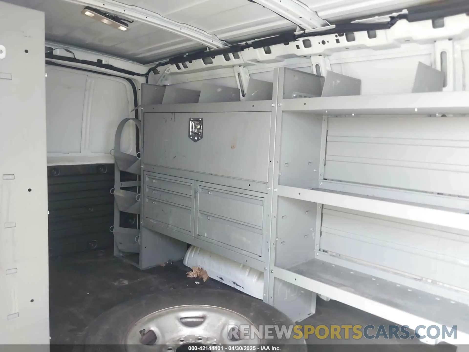 8 Photograph of a damaged car 1GCWGAFP2K1241541 CHEVROLET EXPRESS 2500 2019