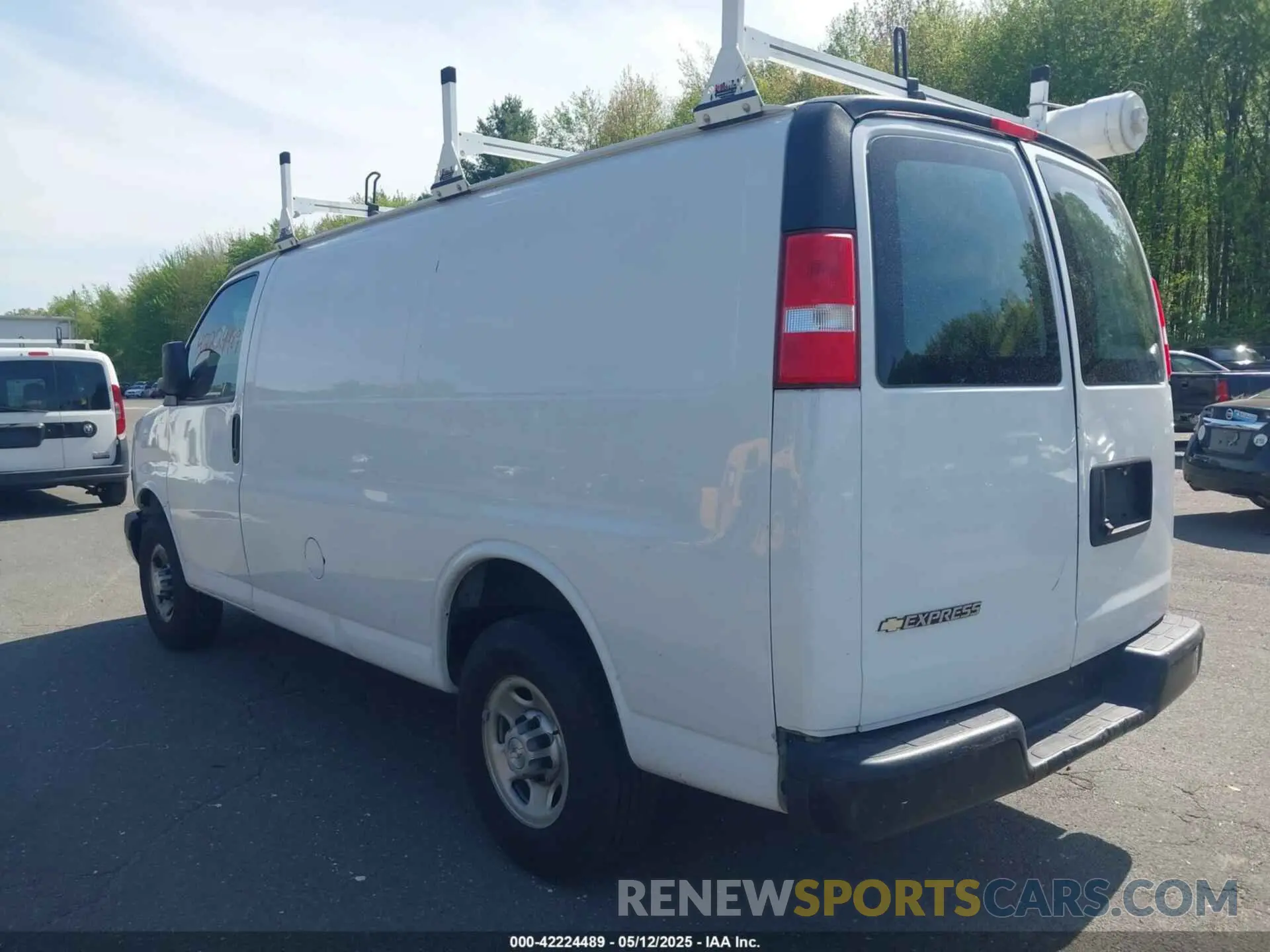 3 Photograph of a damaged car 1GCWGAFP2K1251874 CHEVROLET EXPRESS 2500 2019