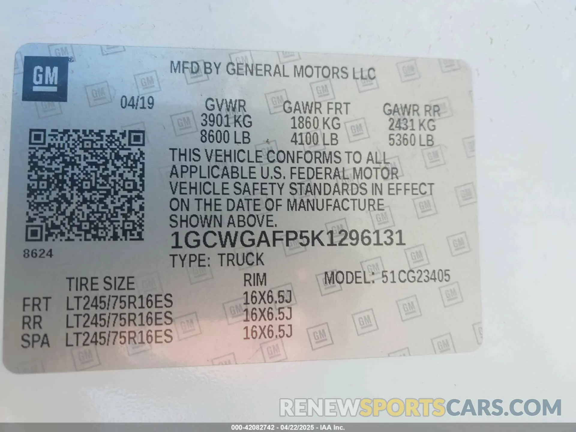 9 Photograph of a damaged car 1GCWGAFP5K1296131 CHEVROLET EXPRESS 2500 2019