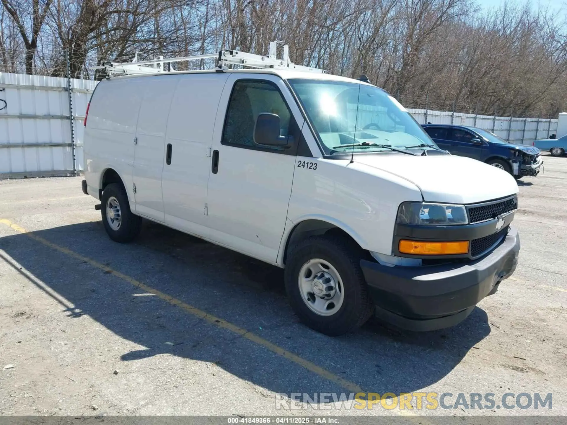 1 Photograph of a damaged car 1GCWGAFP6K1240800 CHEVROLET EXPRESS 2500 2019