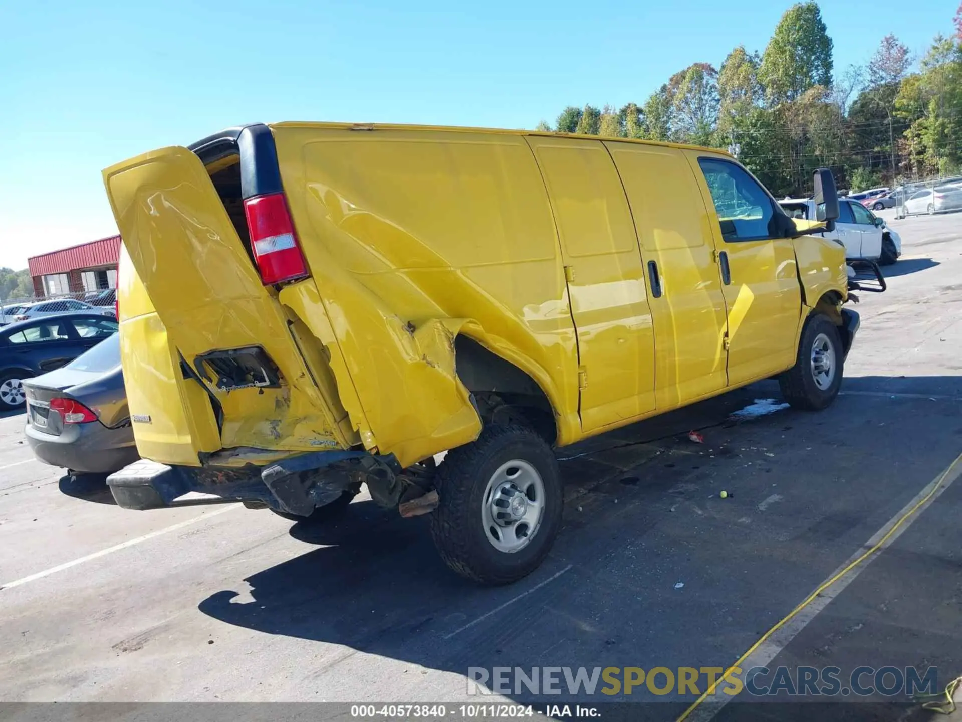 4 Photograph of a damaged car 1GCWGAFP7K1179487 CHEVROLET EXPRESS 2500 2019