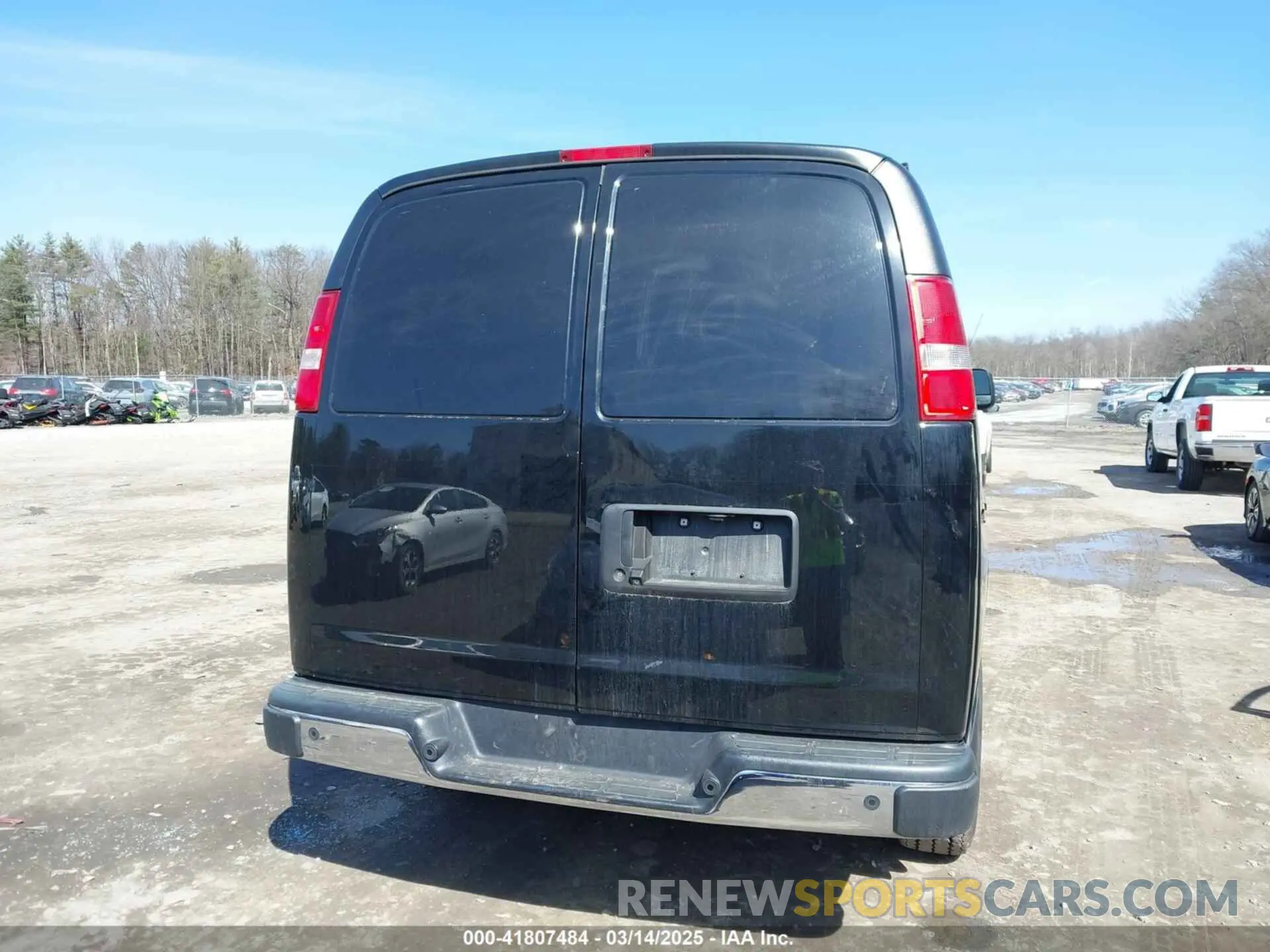 16 Photograph of a damaged car 1GCWGAFP9K1232092 CHEVROLET EXPRESS 2500 2019