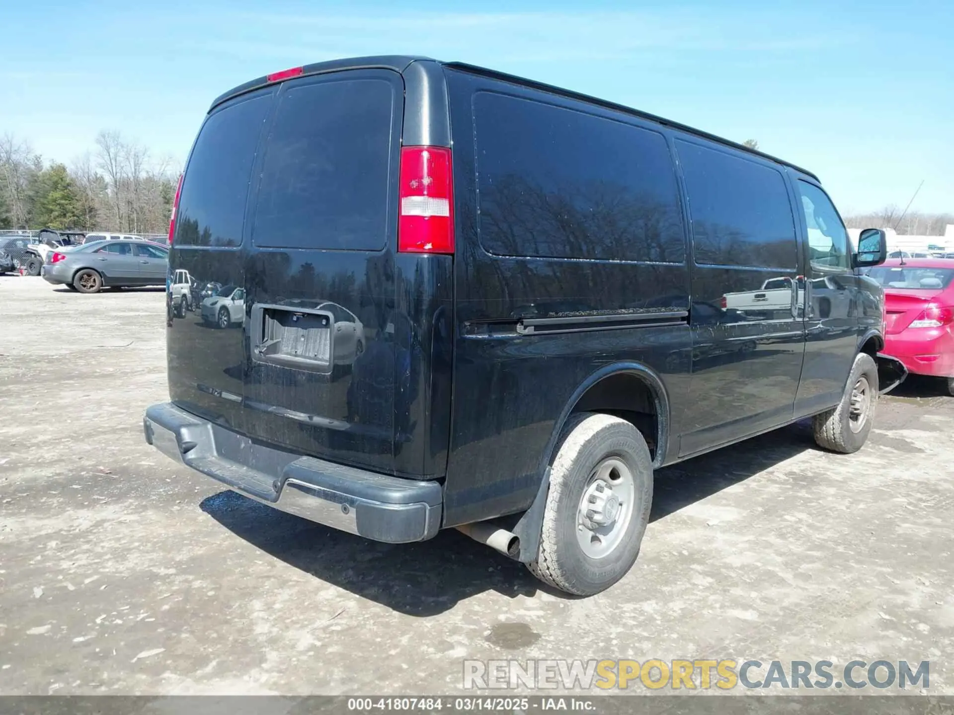 4 Photograph of a damaged car 1GCWGAFP9K1232092 CHEVROLET EXPRESS 2500 2019