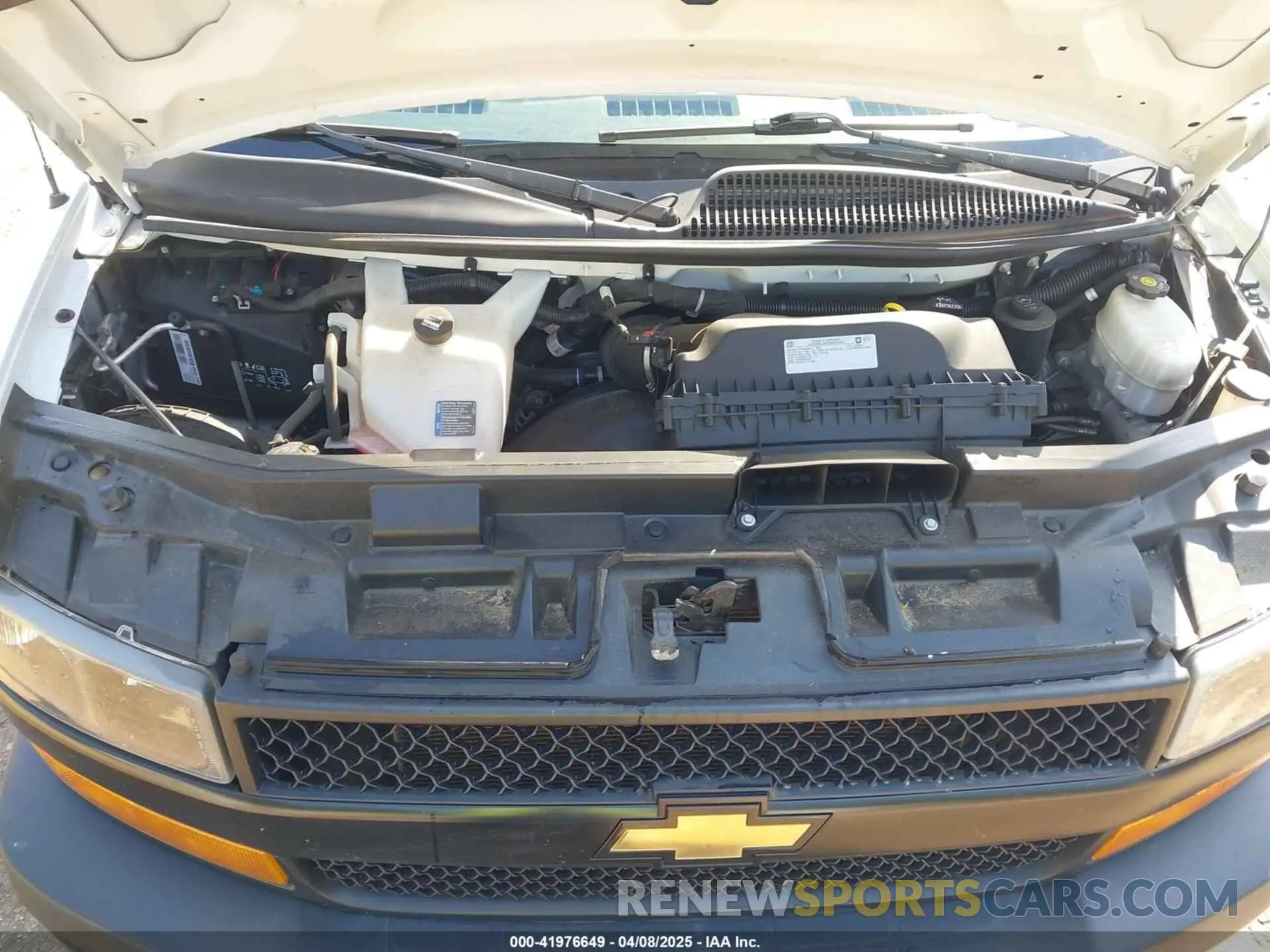10 Photograph of a damaged car 1GCWGBFP8K1144902 CHEVROLET EXPRESS 2500 2019