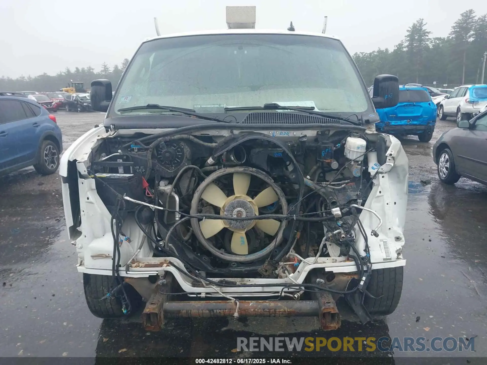 13 Фотография поврежденного автомобиля 1GCWGBFP9K1193039 CHEVROLET EXPRESS 2500 2019