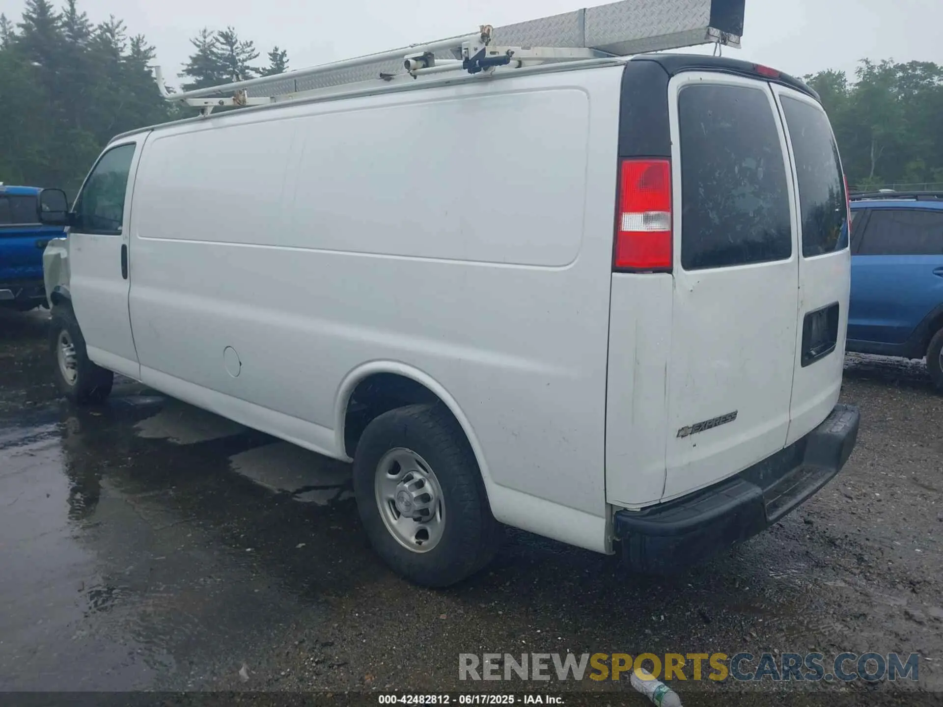 3 Фотография поврежденного автомобиля 1GCWGBFP9K1193039 CHEVROLET EXPRESS 2500 2019
