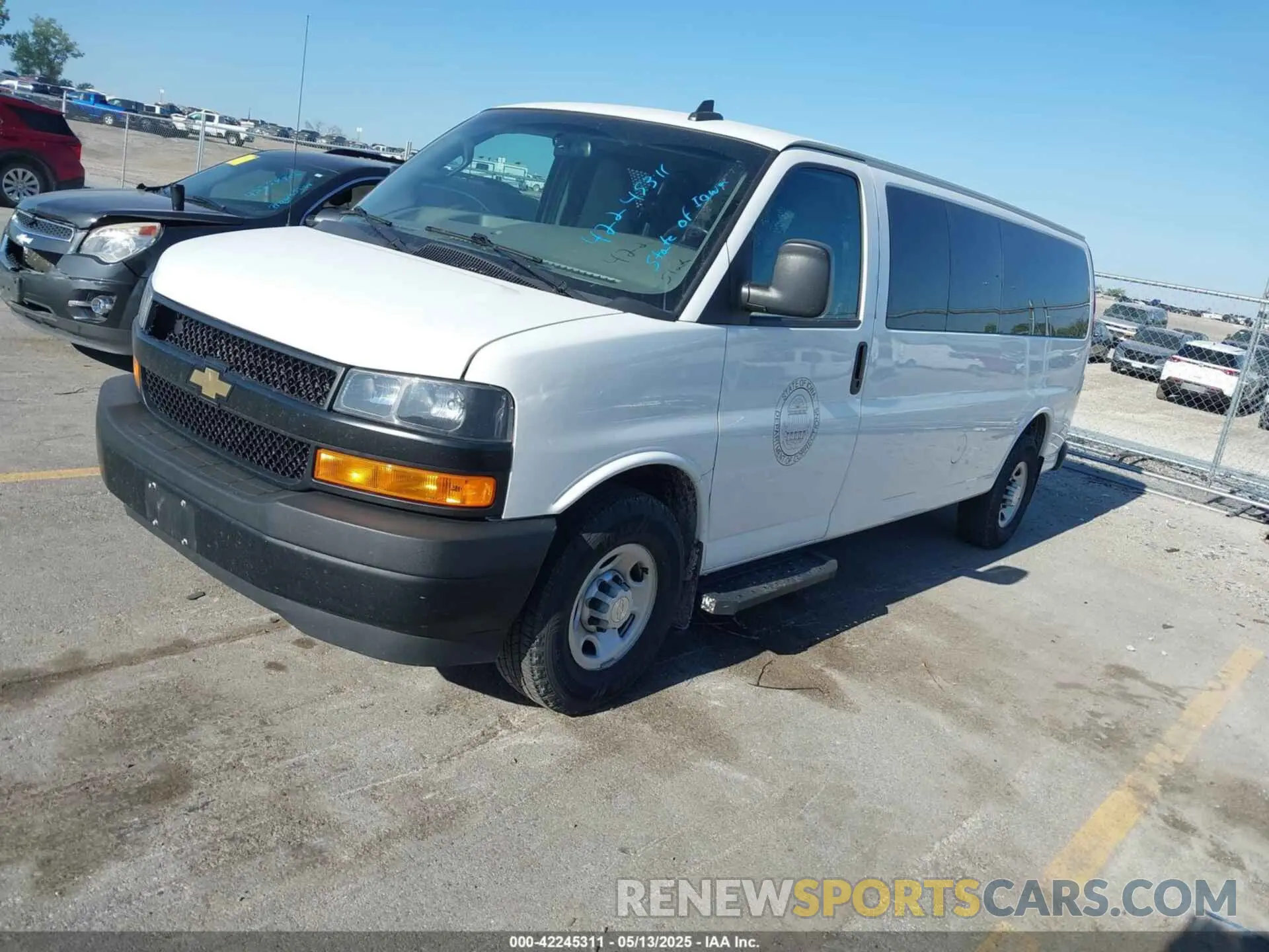 2 Фотография поврежденного автомобиля 1GAZGNFG8K1366931 CHEVROLET EXPRESS 3500 2019
