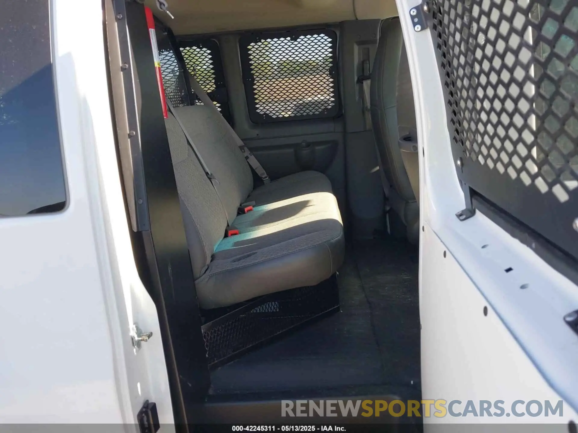 8 Фотография поврежденного автомобиля 1GAZGNFG8K1366931 CHEVROLET EXPRESS 3500 2019
