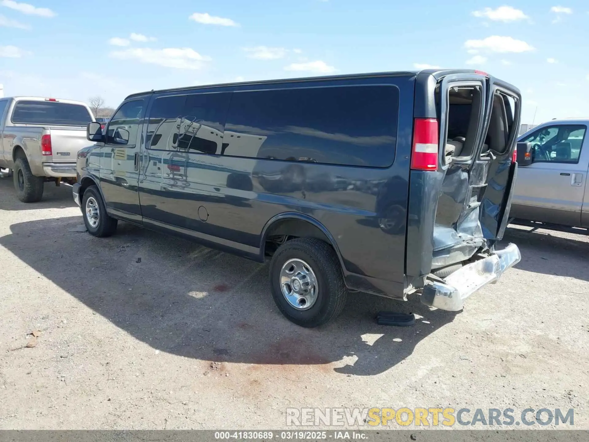 3 Photograph of a damaged car 1GAZGPFG0K1239988 CHEVROLET EXPRESS 3500 2019