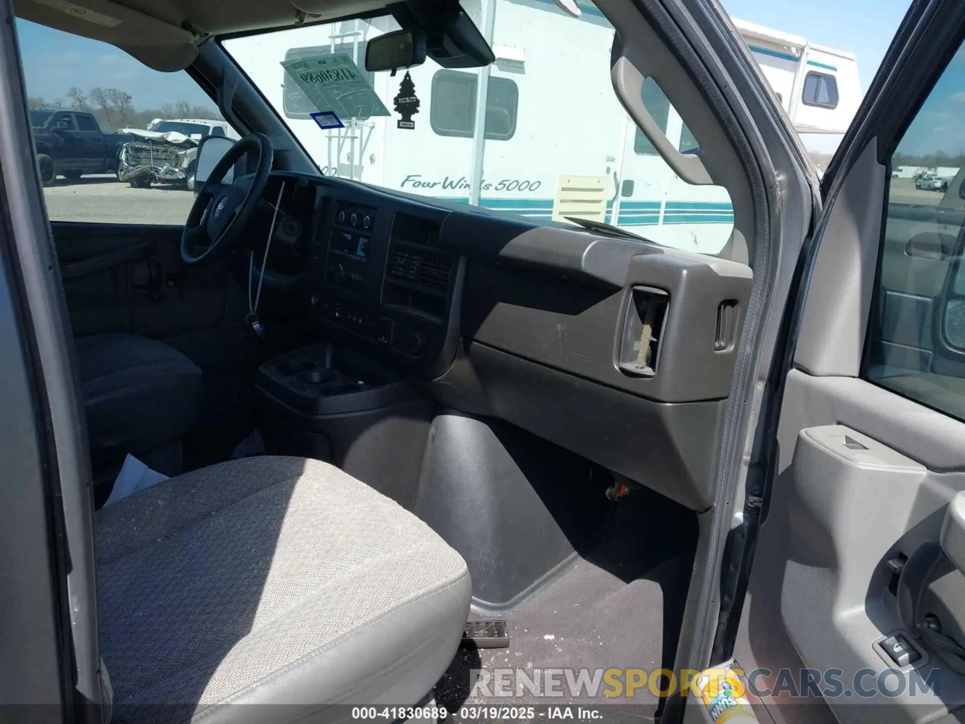 5 Photograph of a damaged car 1GAZGPFG0K1239988 CHEVROLET EXPRESS 3500 2019