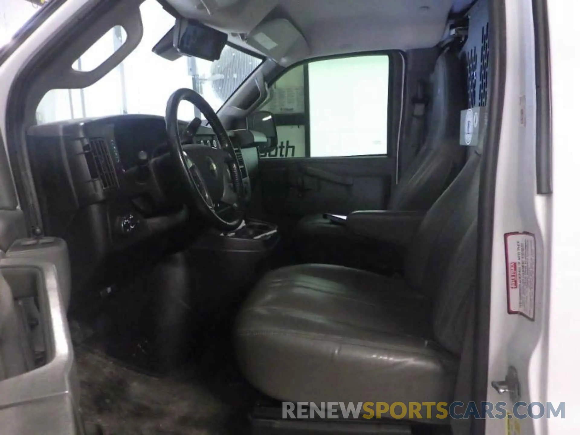 22 Photograph of a damaged car 1GCZGGFP9K1327073 CHEVROLET EXPRESS 3500 2019