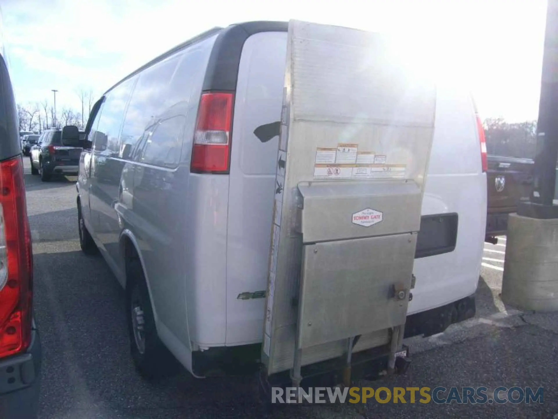 26 Photograph of a damaged car 1GCZGGFP9K1327073 CHEVROLET EXPRESS 3500 2019