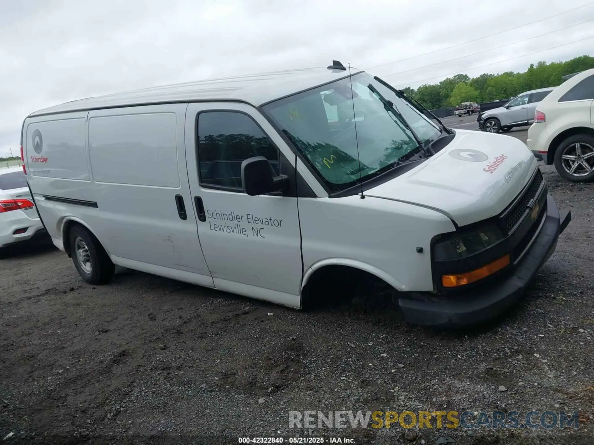 1 Фотография поврежденного автомобиля 1GCZGGFP9K1332273 CHEVROLET EXPRESS 3500 2019
