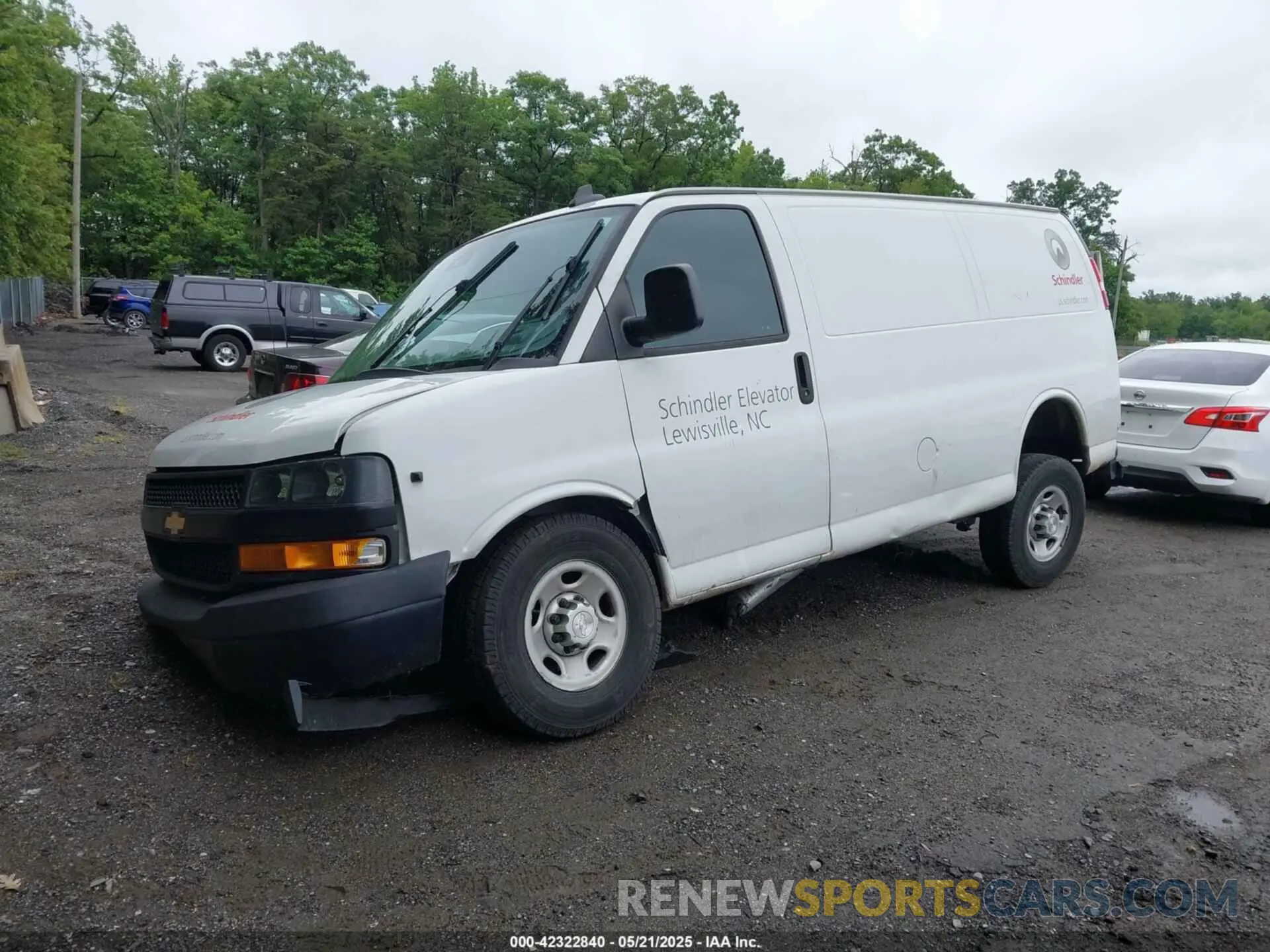 2 Фотография поврежденного автомобиля 1GCZGGFP9K1332273 CHEVROLET EXPRESS 3500 2019