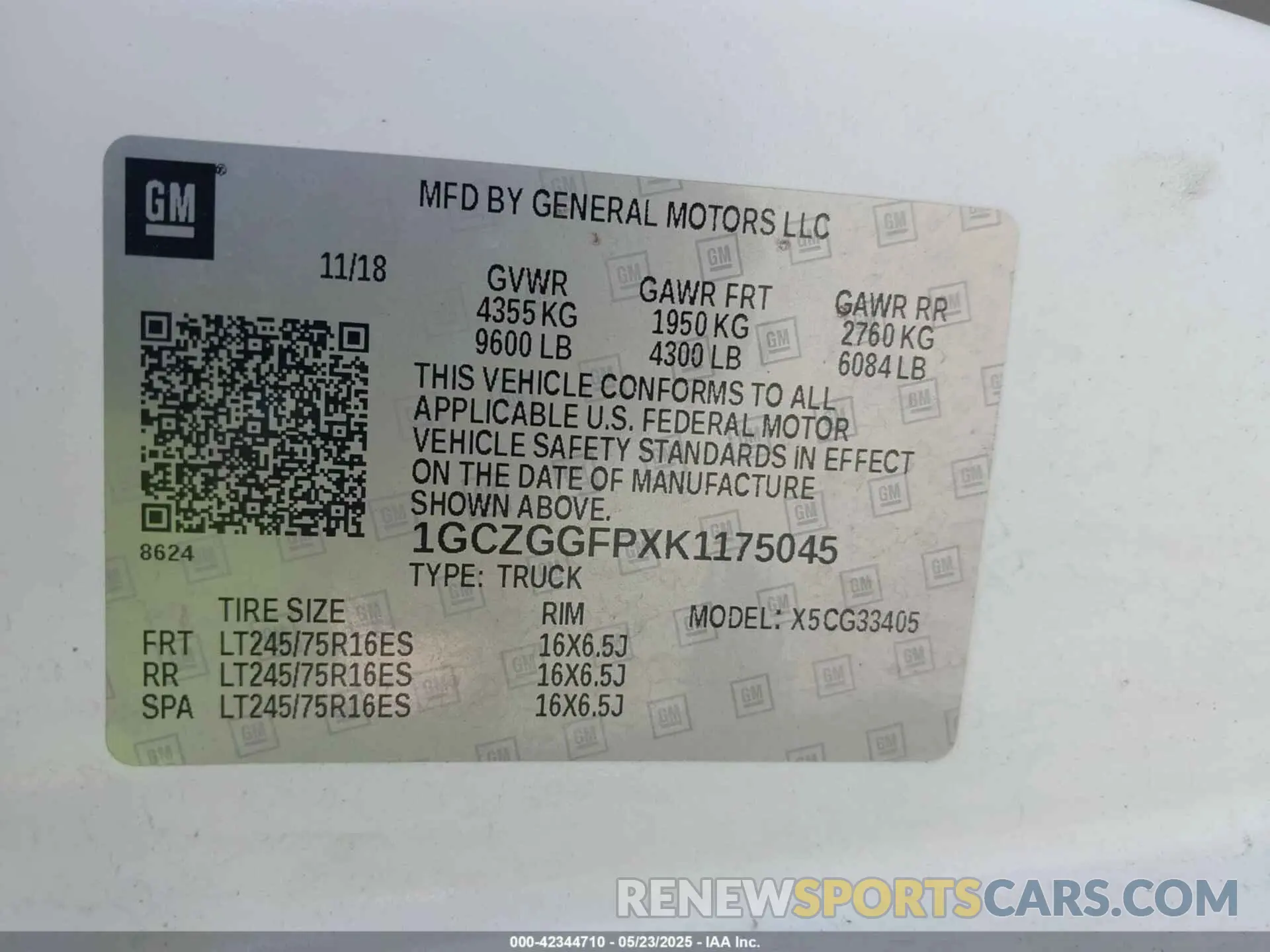 9 Photograph of a damaged car 1GCZGGFPXK1175045 CHEVROLET EXPRESS 3500 2019