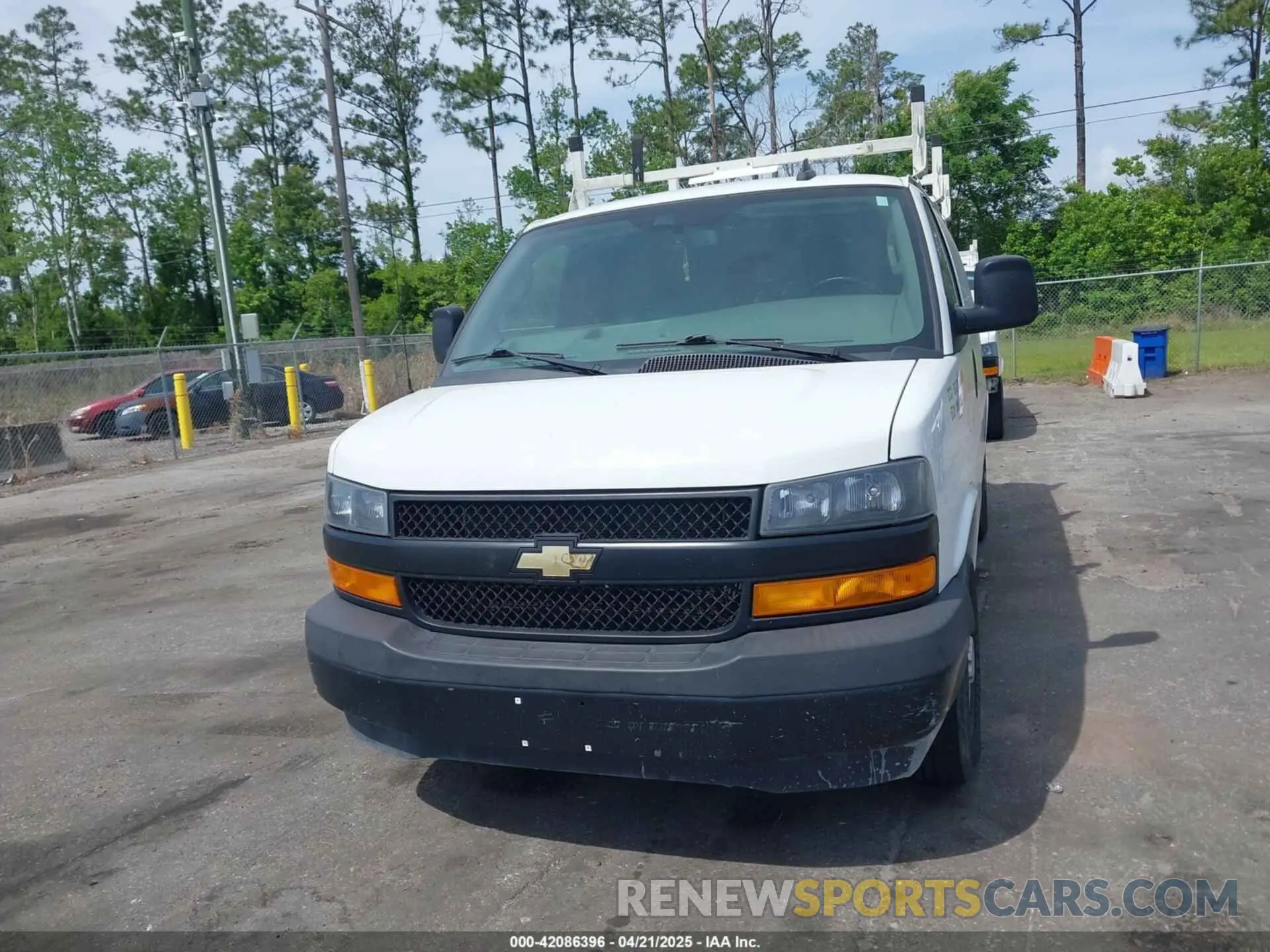 12 Фотография поврежденного автомобиля 1GCWGAFG0L1253107 CHEVROLET EXPRESS CARGO 2020