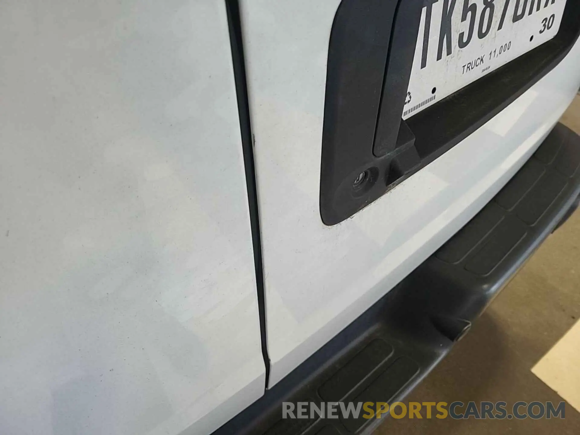 17 Photograph of a damaged car 1GCWGAFG3L1163983 CHEVROLET EXPRESS CARGO 2020