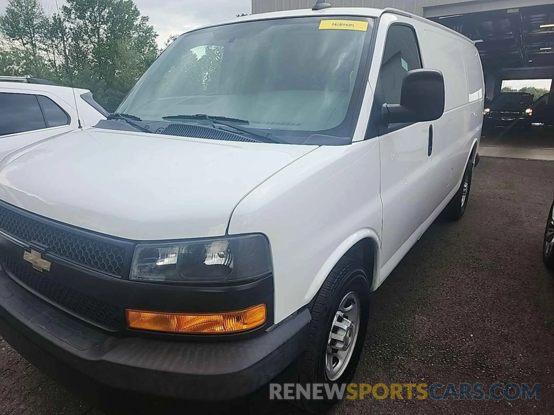 25 Photograph of a damaged car 1GCWGAFG3L1163983 CHEVROLET EXPRESS CARGO 2020