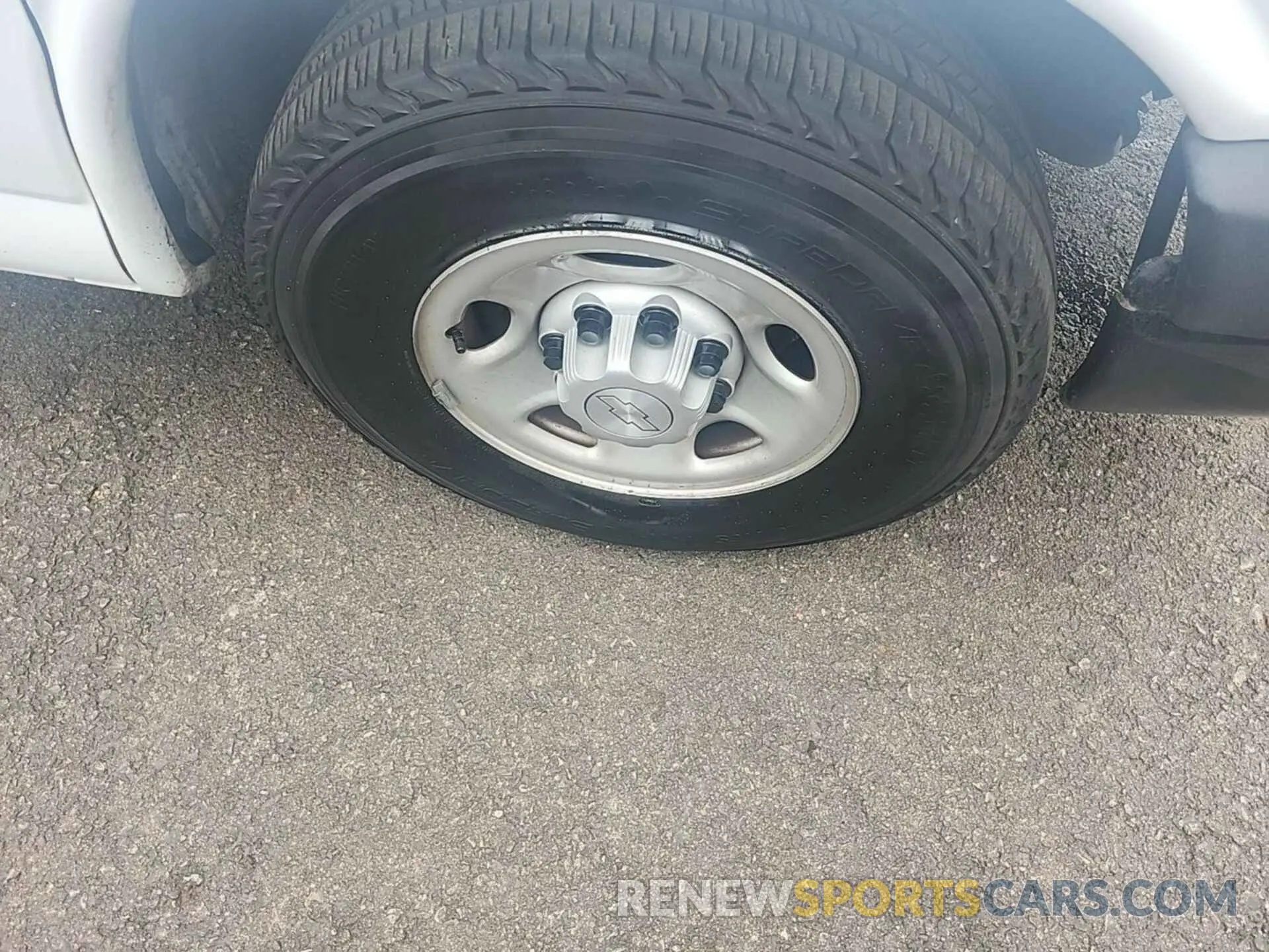 8 Photograph of a damaged car 1GCWGAFG3L1163983 CHEVROLET EXPRESS CARGO 2020