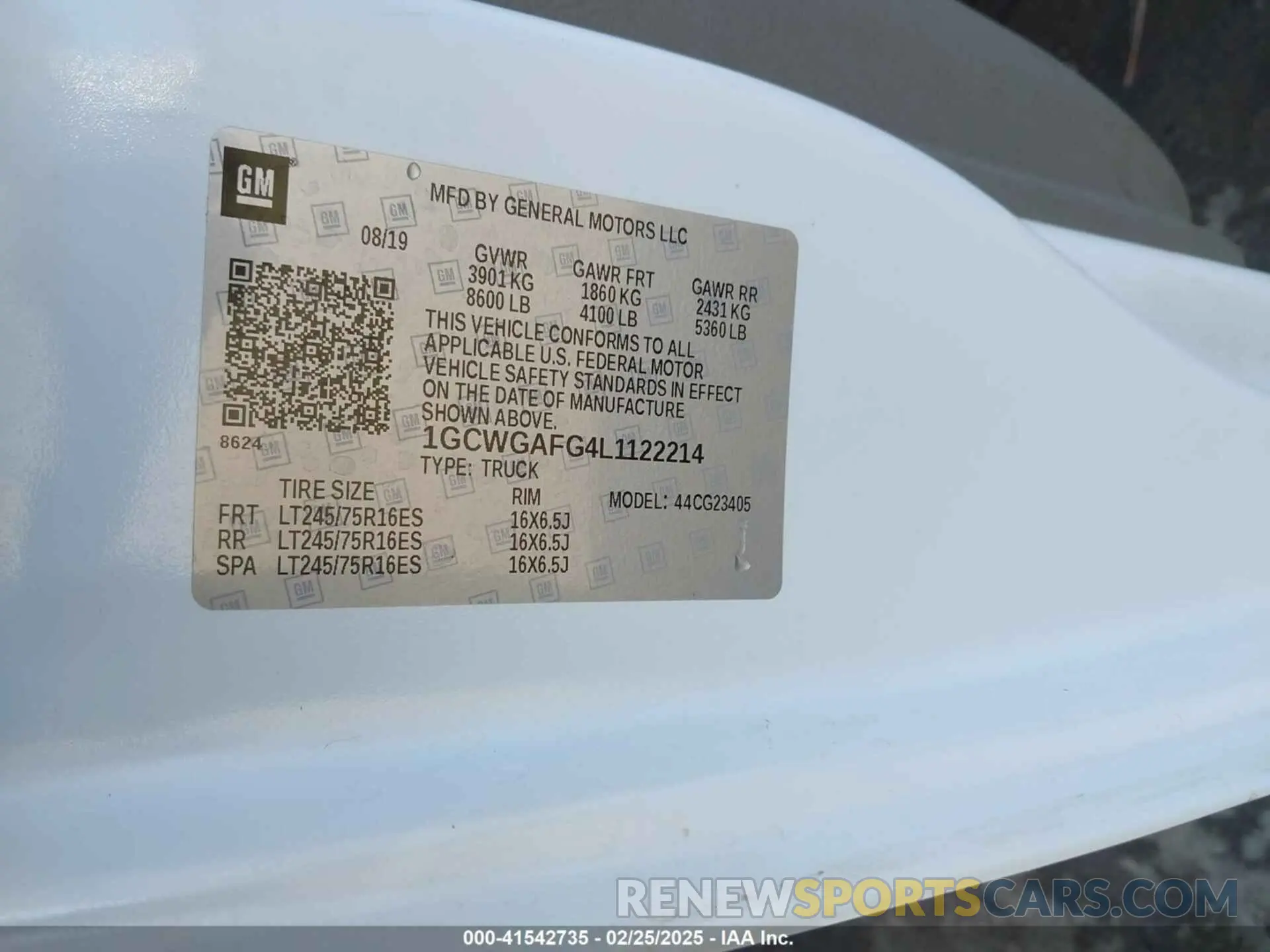 9 Photograph of a damaged car 1GCWGAFG4L1122214 CHEVROLET EXPRESS CARGO 2020