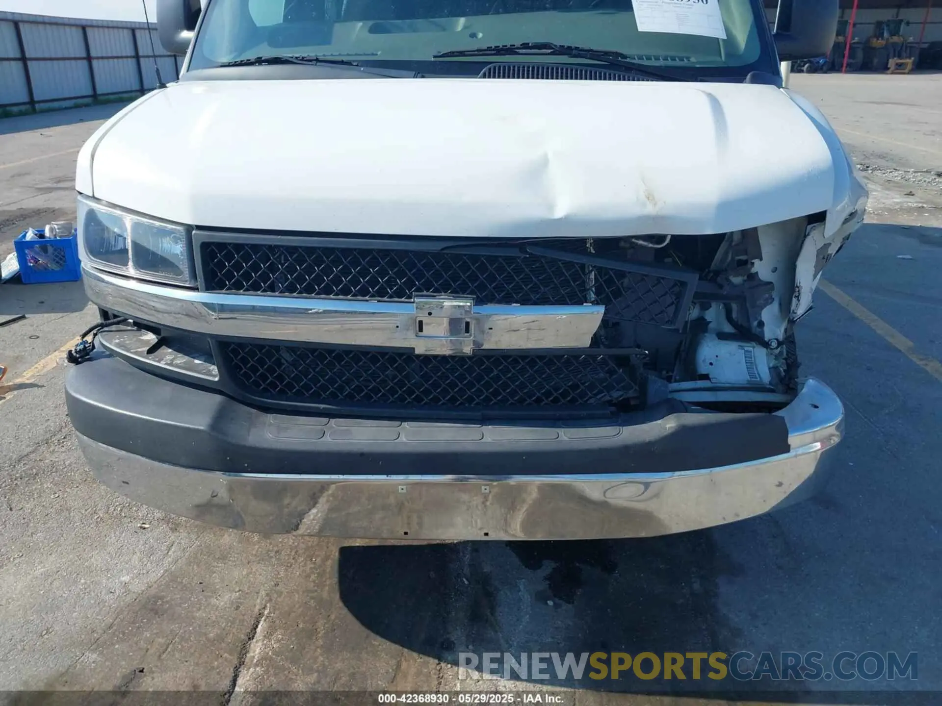 6 Фотография поврежденного автомобиля 1GCWGAFG4L1136579 CHEVROLET EXPRESS CARGO 2020