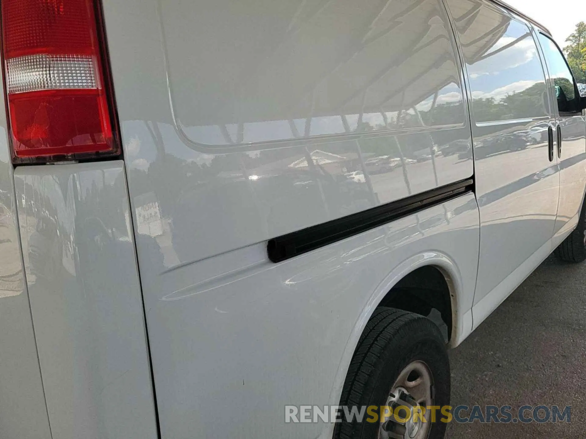 20 Фотография поврежденного автомобиля 1GCWGAFG4L1190903 CHEVROLET EXPRESS CARGO 2020