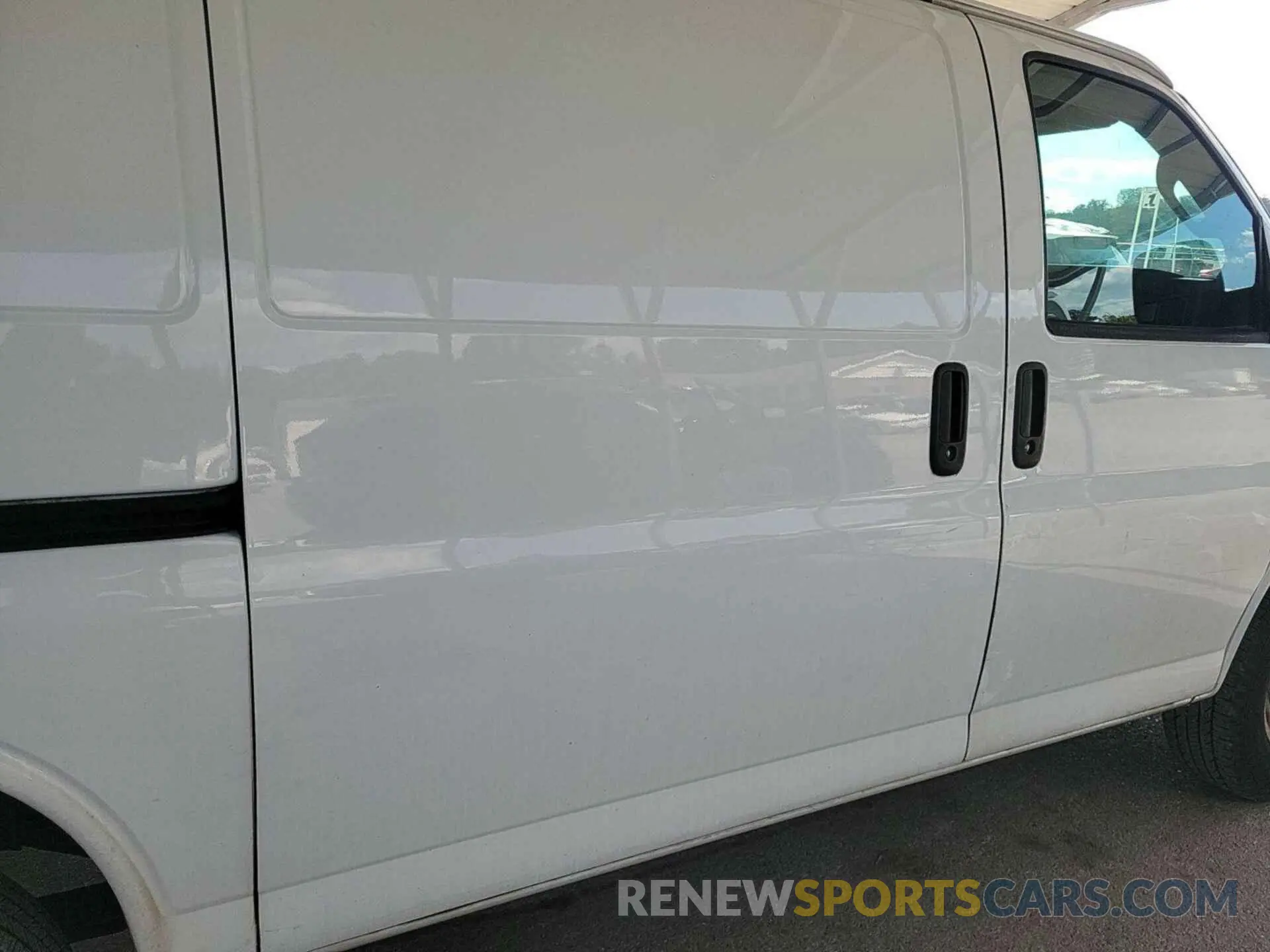 28 Фотография поврежденного автомобиля 1GCWGAFG4L1190903 CHEVROLET EXPRESS CARGO 2020