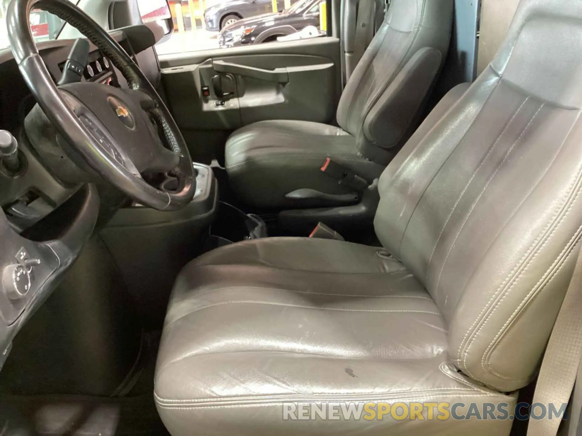 16 Photograph of a damaged car 1GCWGAFG4L1260657 CHEVROLET EXPRESS CARGO 2020