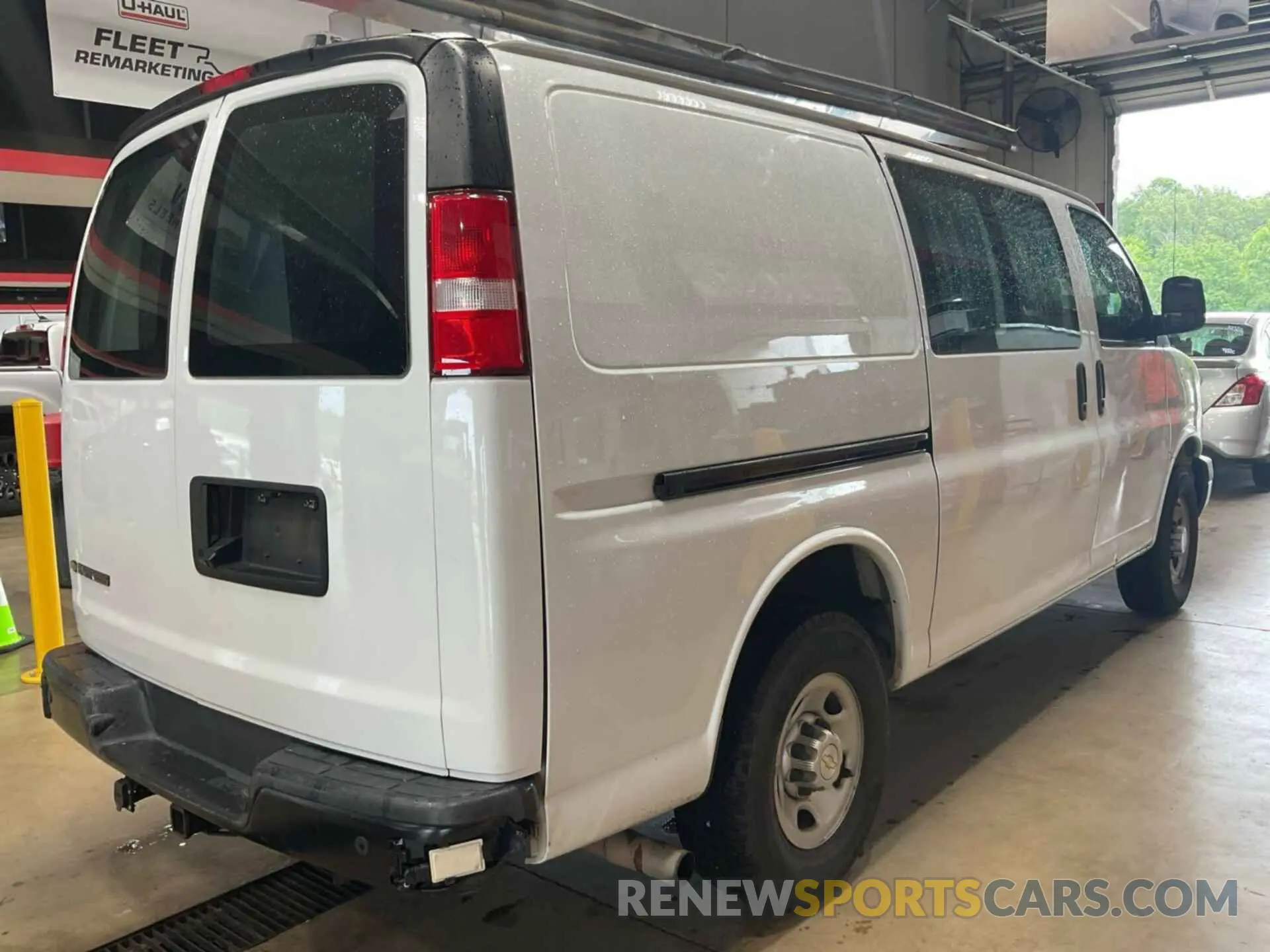 18 Photograph of a damaged car 1GCWGAFG4L1260657 CHEVROLET EXPRESS CARGO 2020